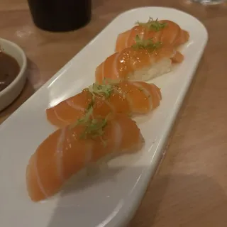 Salmon Nigiri