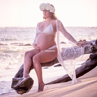 Maternity Portraits by: Oshi Simpson Photography