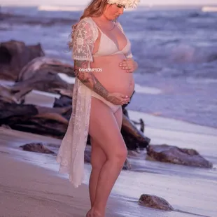 Maternity Portraits by: Oshi Simpson Photography