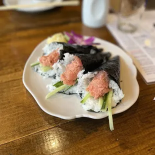 Spicy Tuna Hand roll.  So yummy!!