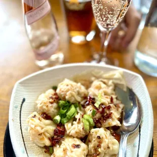 Spicy Wonton (8) - good, but could be spicier