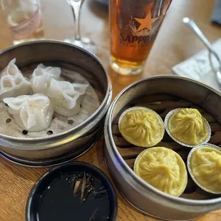 Shanghai Crab &amp; Pork Dumpling (4) Steamed Scallop Dumplings (4) - yum!