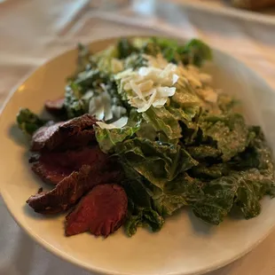 Cesar Salad (no croutons) with steak
