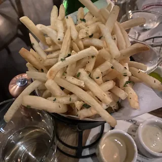 FRIES WITH AIOLI