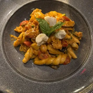 Fusilloni con Pesto al Basilico