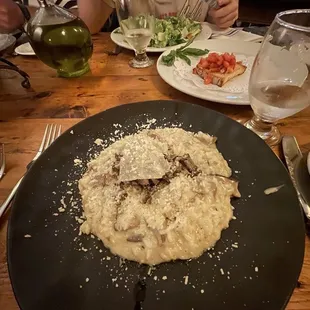 Risotto Con Funghi + Bruschetta Al Pomodoro + Insalata Alla Cesare