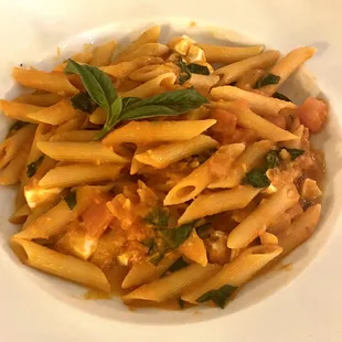 Penne al Pomodoro e Mozzarella