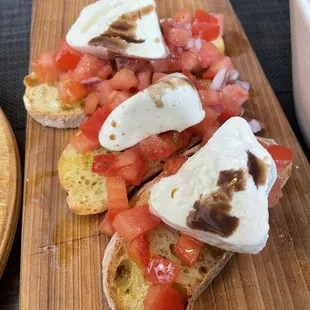 Lunch Bruschetta &amp; Burrata