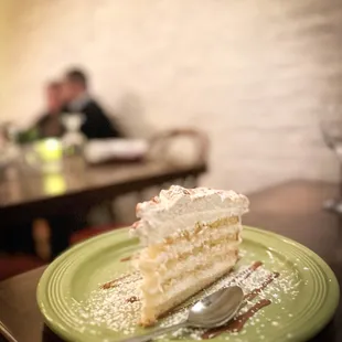 Venetian Meringue Cake