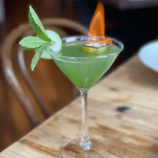 Cucumber basil martini   Instagram: nycgirlseat