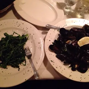 Broccoli rabe and mussels