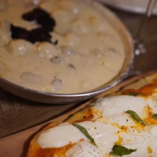 Cheesewheel gnocchi and caprese flatbread