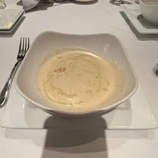 Zuppa alla Crema di Asparagi con Tartufi a Aragosta