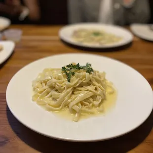 TAGLIATELLE AL BURRO DI TARTUFO tagliatelle with white alba truffle butter