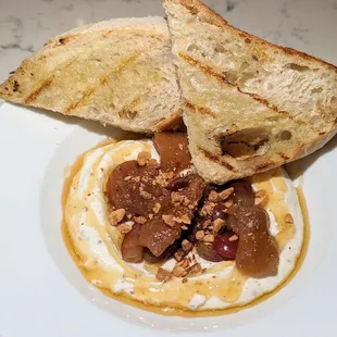 Whipped Ricotta with Spiced Apples | Instagram: @telephonesmoothie
