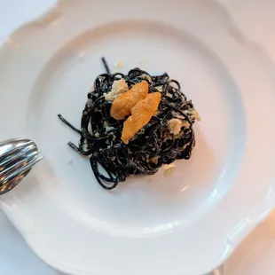 Squid ink chitarra freddi. Dungeness, crab, sea, urchin and jalapeno.