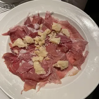 36-month White Cow Modenese Parmigiano Reggiano