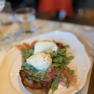 Poached egg crostone