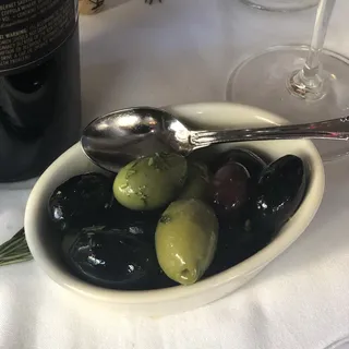 Catering Tuscan Olives