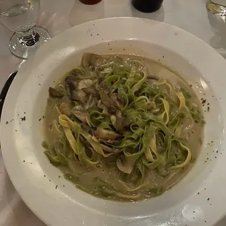 Paglia e Fieno Ai Funghi