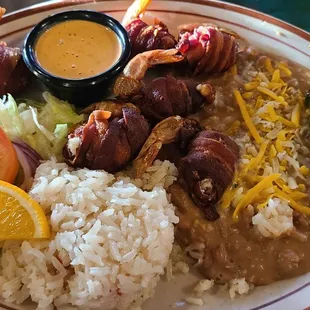 Camarones Marea: bacon wrapped shrimp