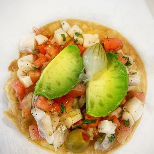 Pescado ceviche tostada