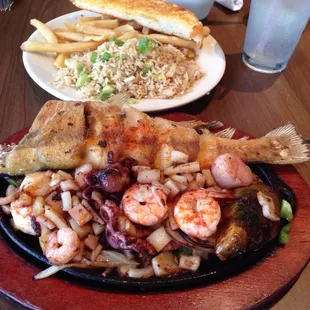 Parrillada de Marciscos again.  My fave here.  Fried catfish with 5 seafoods.  Perfect - not overly salted by request.