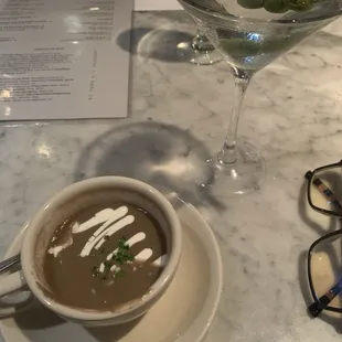 I love the bar setting at this restaurant. It boasts a couple top notch bar tenders, and an eclectic group of people to visit with.