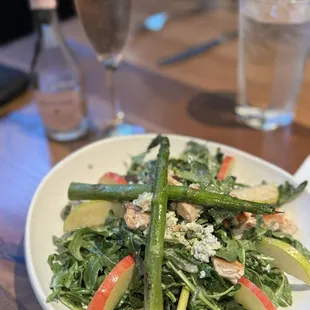 Pear. arugula and chicken salad