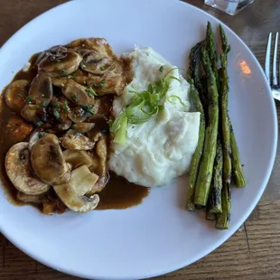 Chicken Marsala with buttermilk mashed potatoes and asparagus.