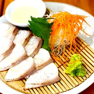Seared cod sashimi w/yuzu