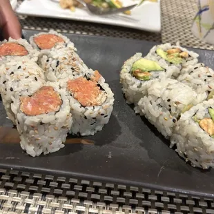 Spicy tuna and peanut avocado
