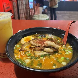 Jigoku Spicy ramen &amp; mango tea