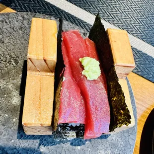 Tuna hand roll