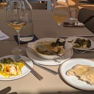 Terrible picture of a great dish. The Green Shakshuka is amazing