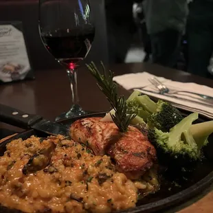 Rosemary chicken with risotto and broccoli