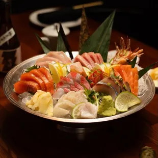 Deluxe sashimi combination