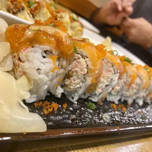 Salmon king roll