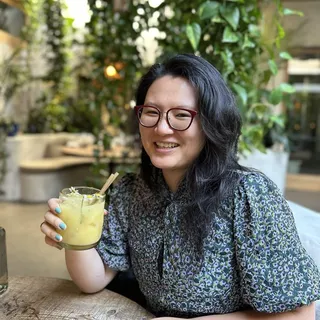 Yingbo W.