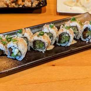 Crunchy Veggie Roll (minus the tempura flakes and naked asparagus vs. tempura asparagus)