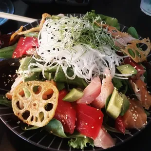 Sashimi salad is so good! Lots of fish