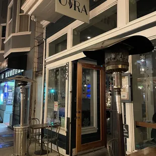 Outside/Exterior