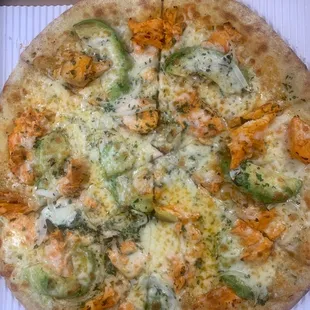 sriracha chicken pizza