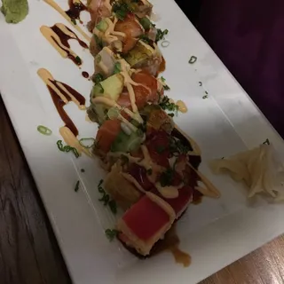 Crunchy Rainbow Specialty Roll