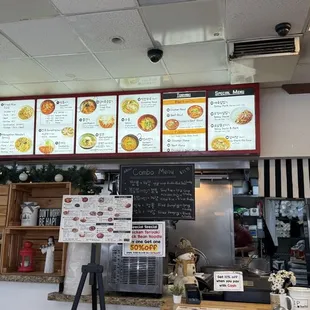 ramen and noodles, interior