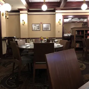 sushi and sashimi, interior