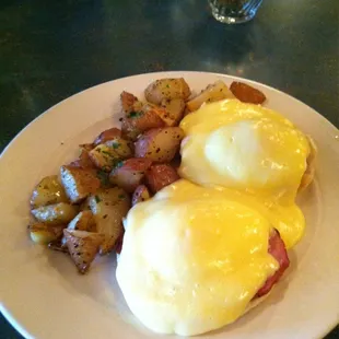Otto's eggs Benedict