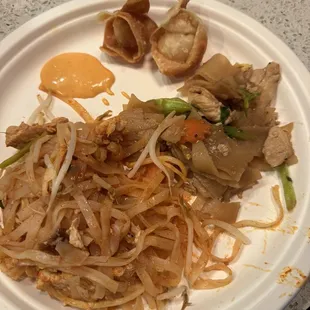 ramen and noodles, ramen, noodle soup, noodle dish, food, noodles