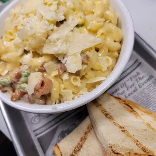 Bacon jalapeno Mac and cheese