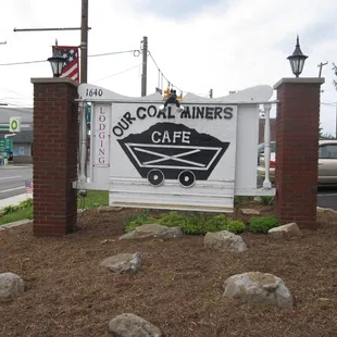 Cafe sign along Route 30